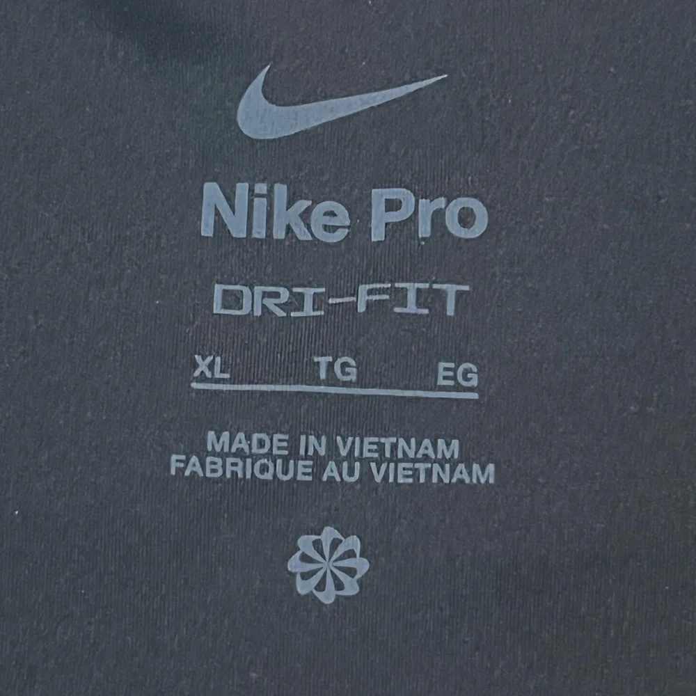 Nike Pro Size XL Women's Dri-FIT Cropped Training Tank Black
